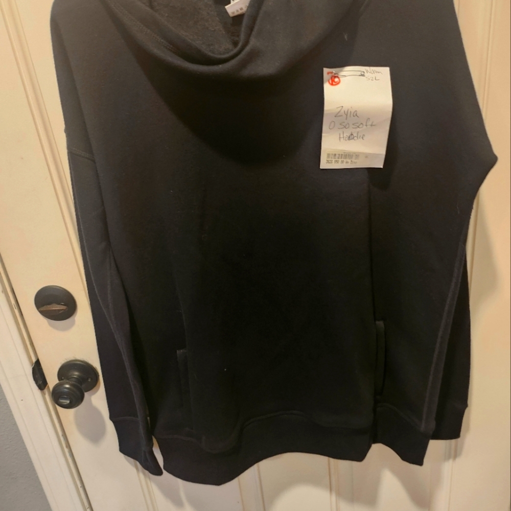 Zyia hoodie